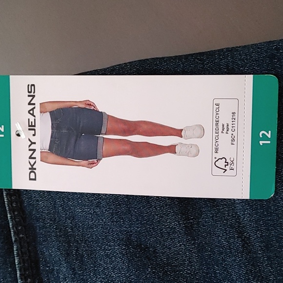 Ladies DKNY Denim Five pocket Dark Wash Shorts - Picture 2 of 5